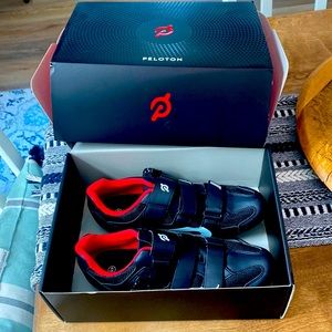Peloton size 12 shoes. Have no scratches or wear marks. Unfortunately don’t fit